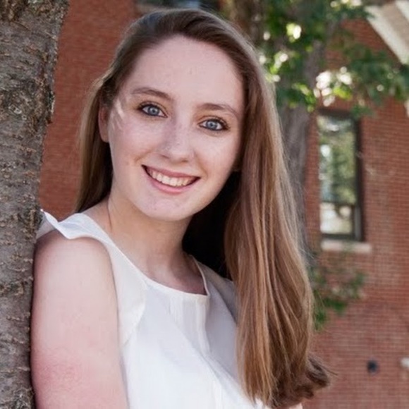Meet your Posher, Alexandra - Picture 1 of 1